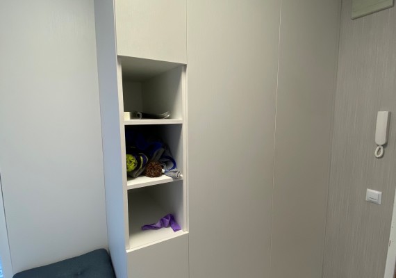 Skapji ar veramām durvīm - Wardrobes with swing doors