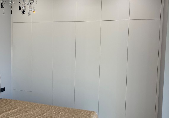 Skapji ar veramām durvīm - Wardrobes with swing doors