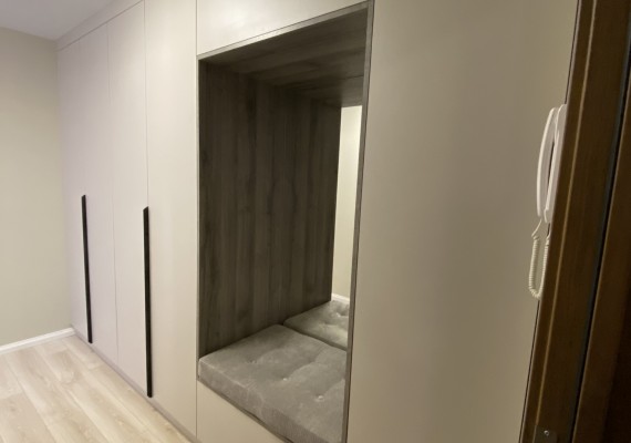 Skapji ar veramām durvīm - Wardrobes with swing doors