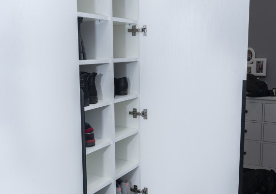 Skapji ar veramām durvīm - Wardrobes with swing doors