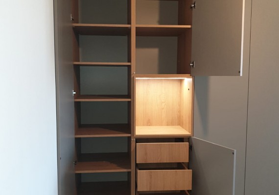 Skapji ar veramām durvīm - Wardrobes with swing doors