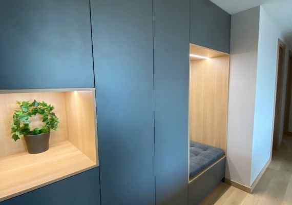 Skapji ar veramām durvīm - Wardrobes with swing doors